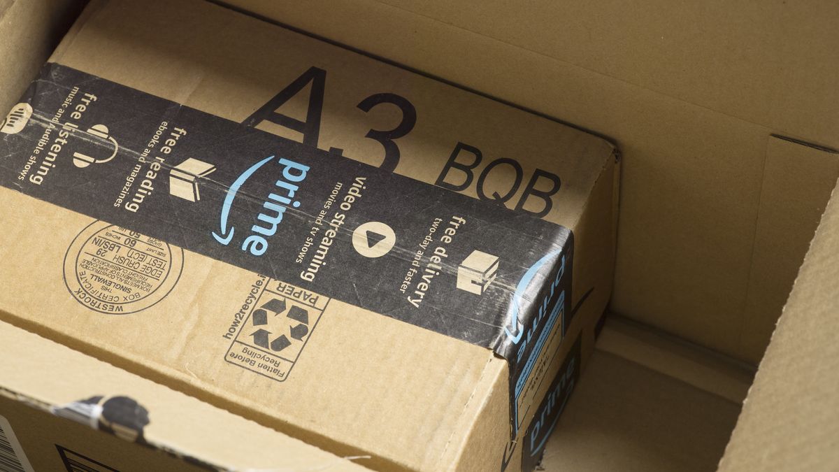 Amazon slíbil „vánočním pracovníkům“ bonusy. Vyčlenil na ně miliardy